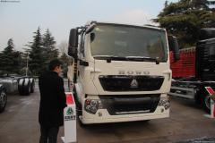 中國重汽 HOWO-T5G 206馬力 4X2 隨車(chē)吊(ZZ5167H501GD1/H7M5M-SC)