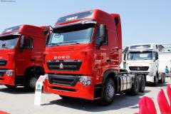 中國重汽 HOWO-T7H重卡 440馬力 6X4 牽引車(chē)(ZZ4257V324HD1B)