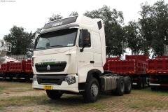 中國重汽 HOWO-T7H重卡 400馬力 6X4 牽引車(chē)（ZZ4257V324HD1B）