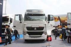 中國重汽 HOWO-T7H重卡 豪華版 400馬力 6X4 (高地板高頂駕駛室)牽引車(chē)(ZZ4257V324HD1)