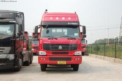 中國重汽 HOWO重卡 300馬力 6X4 牽引車(chē)(全能一版 HW76)(ZZ4257M3247C)