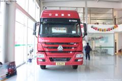 中國重汽 HOWO重卡 336馬力 4X2 牽引車(chē)(全能一版 HW76)(變速器HW20716A)(ZZ4187N3517C)