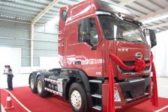 力帆時(shí)駿 格奧雷重卡 430馬力 6X4 牽引車(chē)(LFJ4256A9)
