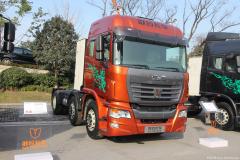聯(lián)合卡車(chē) 340馬力 6X2 LNG牽引車(chē)(標載型)(SQR4251N6ZT2)