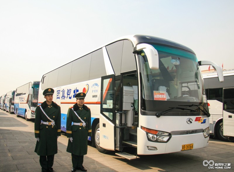 龍威服務(wù)兩會(huì )顯“國車(chē)”風(fēng)范 商用車(chē)之家