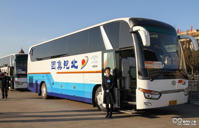 龍威“跑”兩會(huì )剪影2 商用車(chē)之家