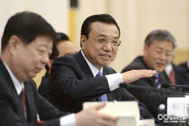 李克強追問(wèn)黃標車(chē)：該淘汰一輛也不留