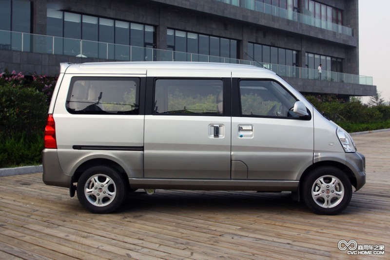 五菱榮光側面 商用車(chē)之家