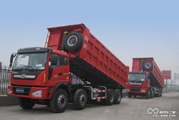 曲陽(yáng)非常常見(jiàn)的瑞沃自卸車(chē)