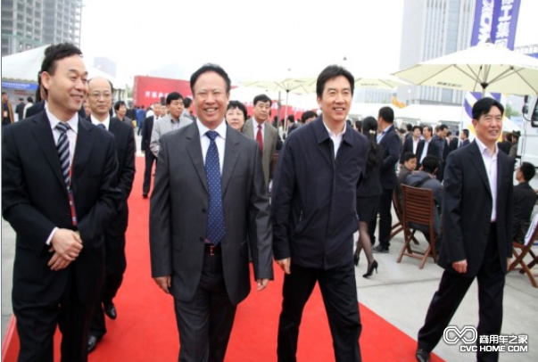 中施企協(xié)領(lǐng)導參觀(guān)徐工集團展區 商用車(chē)之家