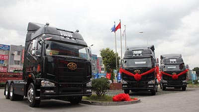 一汽解放J6P重卡 420馬力 6X4 牽引車(chē)(55周年紀念版)
