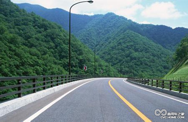 新疆克拉瑪依至塔城高速公路 商用車(chē)之家
