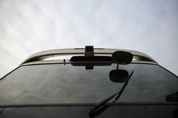 高位剎車(chē)燈、后雨刮器、后照地鏡，組成后圍完美的風(fēng)景 江淮汽車(chē)