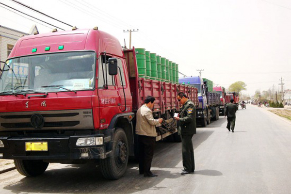 黃標車(chē)悲催了! 廣深佛莞聯(lián)查禁黃標車(chē) 商用車(chē)之家