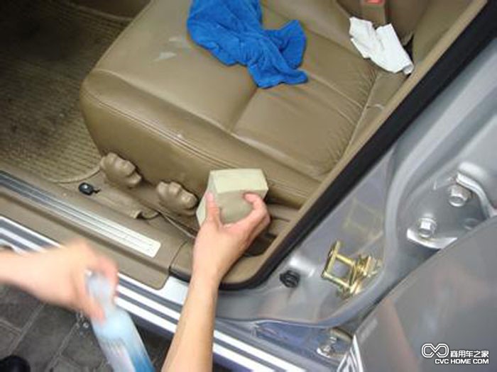 車(chē)內除灰