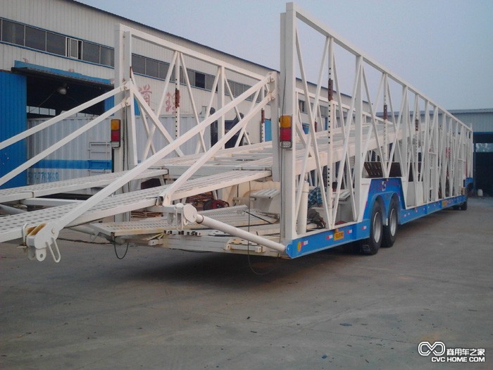 轎車(chē)運輸車(chē)