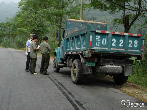 執法 低速貨車(chē)圖
