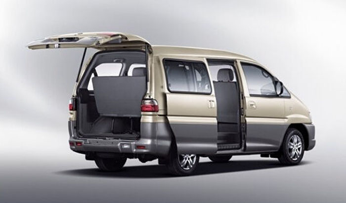 2015款菱智車(chē)型外觀(guān)解刨