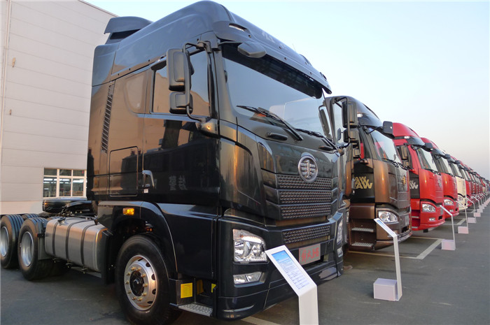 2015一汽解放商務(wù)年會(huì )展示車(chē)型