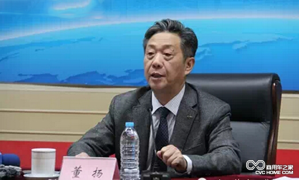中國汽車(chē)工業(yè)協(xié)會(huì )常務(wù)副會(huì )長(cháng)兼秘書(shū)長(cháng)董揚出席發(fā)布會(huì )，并就行業(yè)熱點(diǎn)問(wèn)題回答了記者的提問(wèn)。