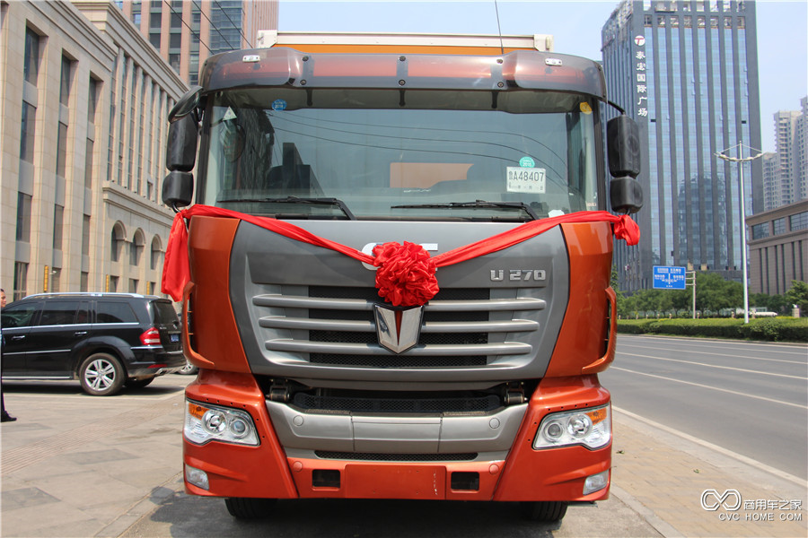 聯(lián)合卡車(chē)新U系270馬力6*2載貨車(chē)