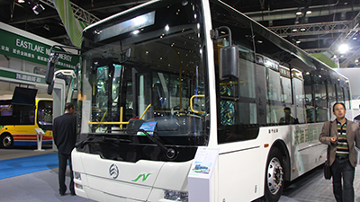 2015節能與新能源成果展 沃特瑪11米純電動(dòng)通勤車(chē)