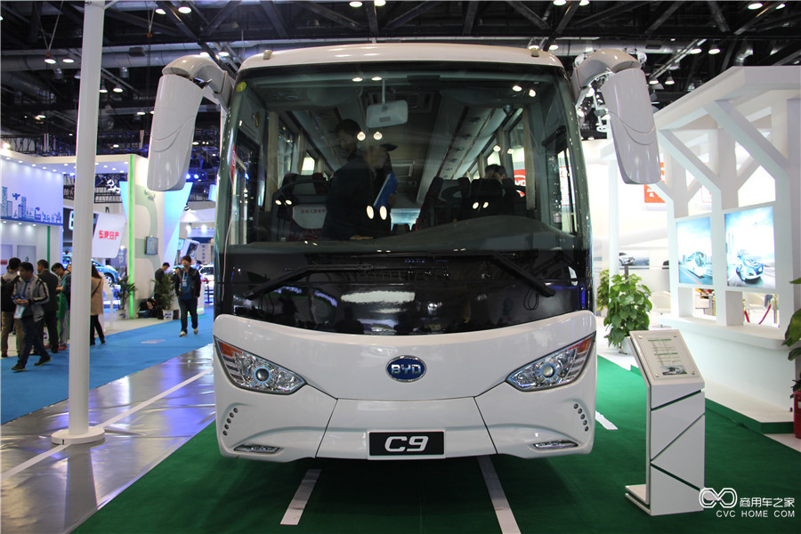 2015節能與新能源成果 展比亞迪C9純電動(dòng)大巴