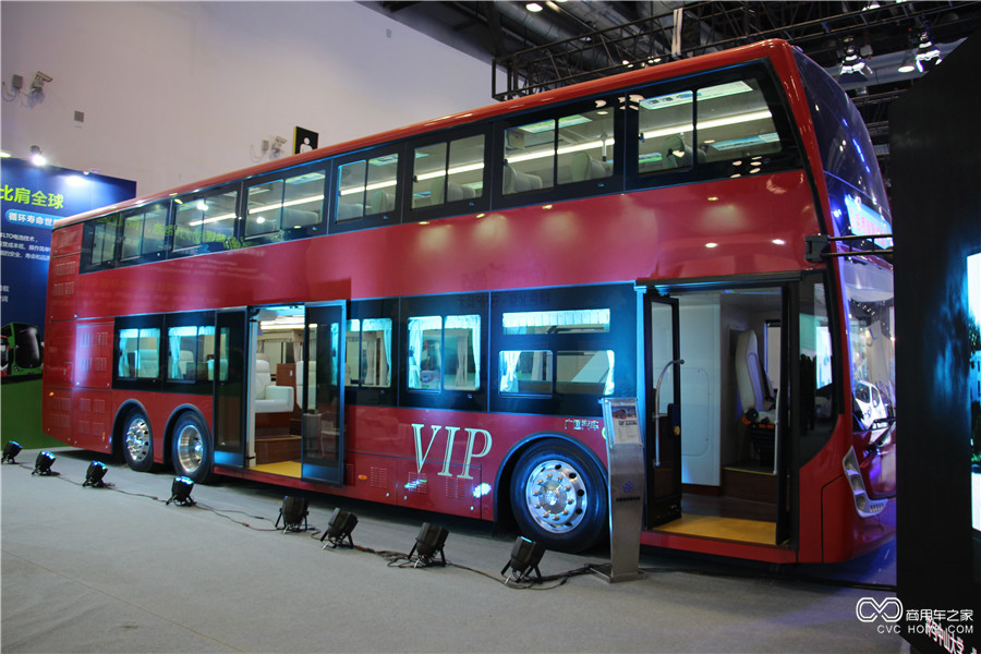 2015節能與新能源成果展 珠海銀隆純電動(dòng)雙層觀(guān)光車(chē)