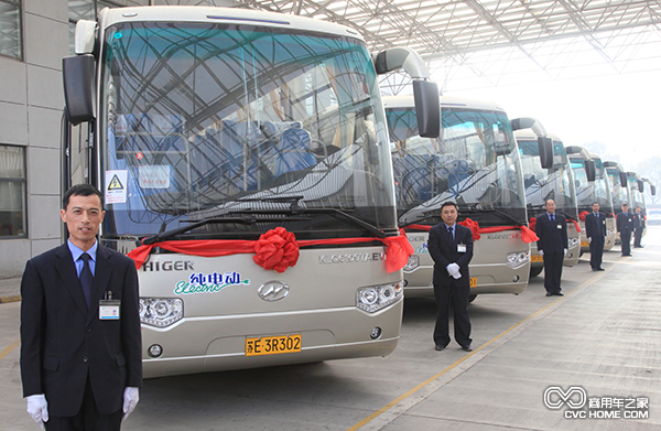 海格純電動(dòng)大巴交車(chē).png