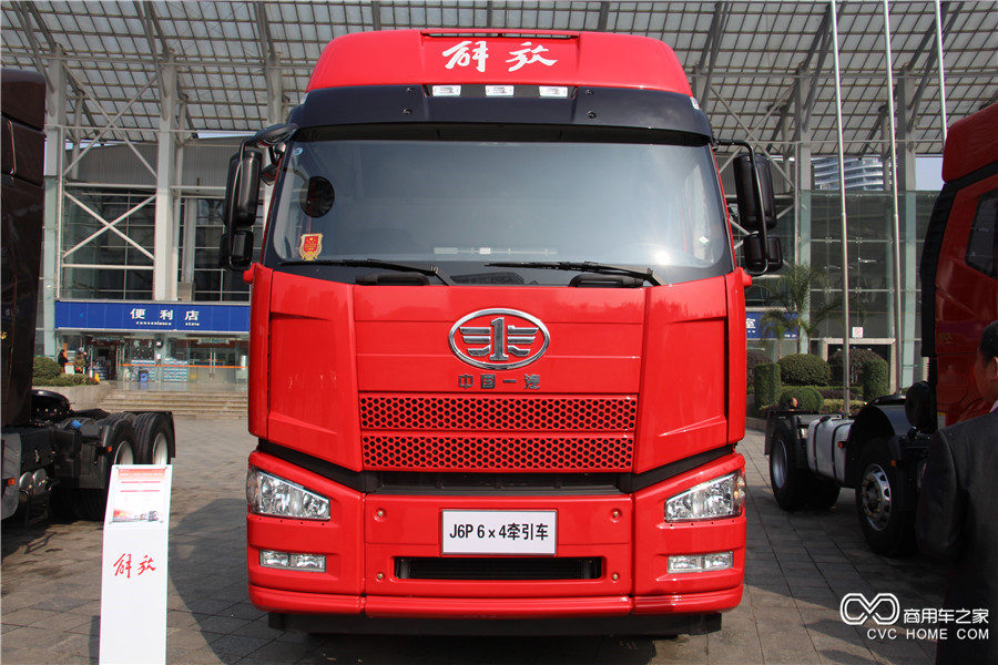 2016解放商務(wù)年會(huì )展車(chē) J6P 6*4 13L牽引車(chē)