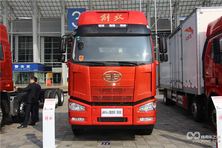 2016解放商務(wù)年會(huì )展車(chē) J6M 6*2 領(lǐng)航版載貨車(chē)