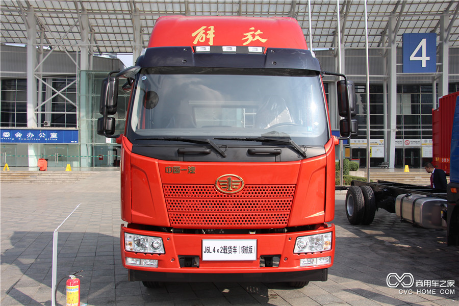 2016解放商務(wù)年會(huì )展車(chē) J6L 4*2 領(lǐng)航版載貨車(chē)