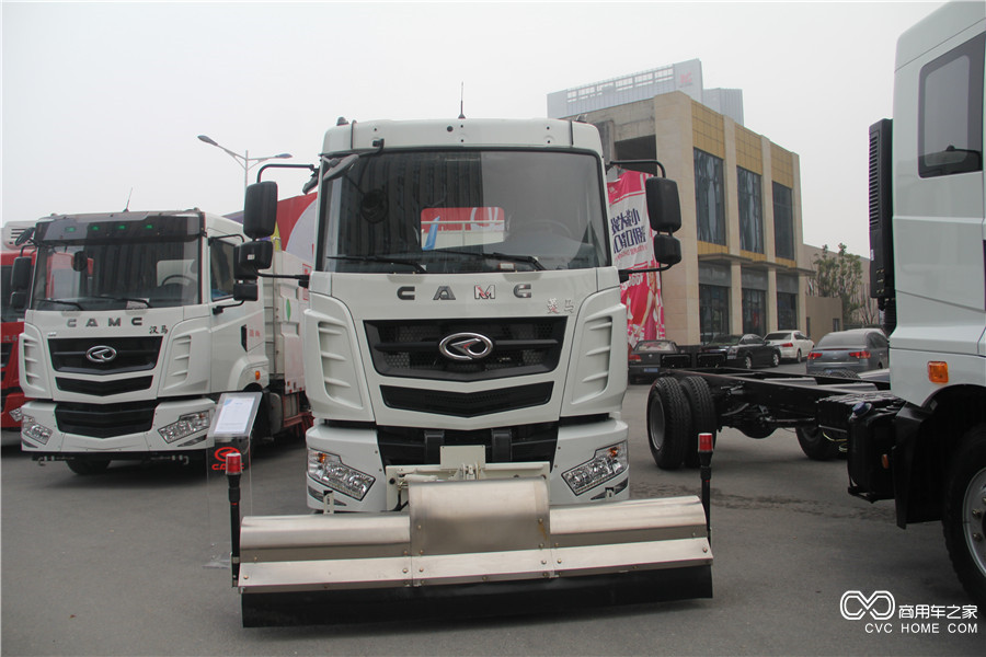 2016華菱星馬年會(huì )展車(chē) 菱馬H3平頂高壓清洗車(chē)