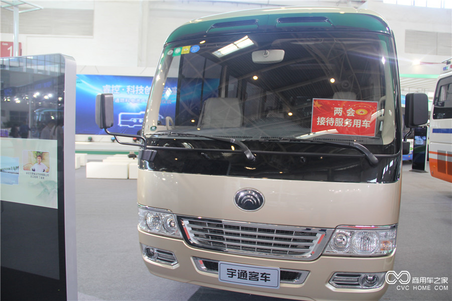 2016北京道路運輸展  宇通T7商務(wù)車(chē)