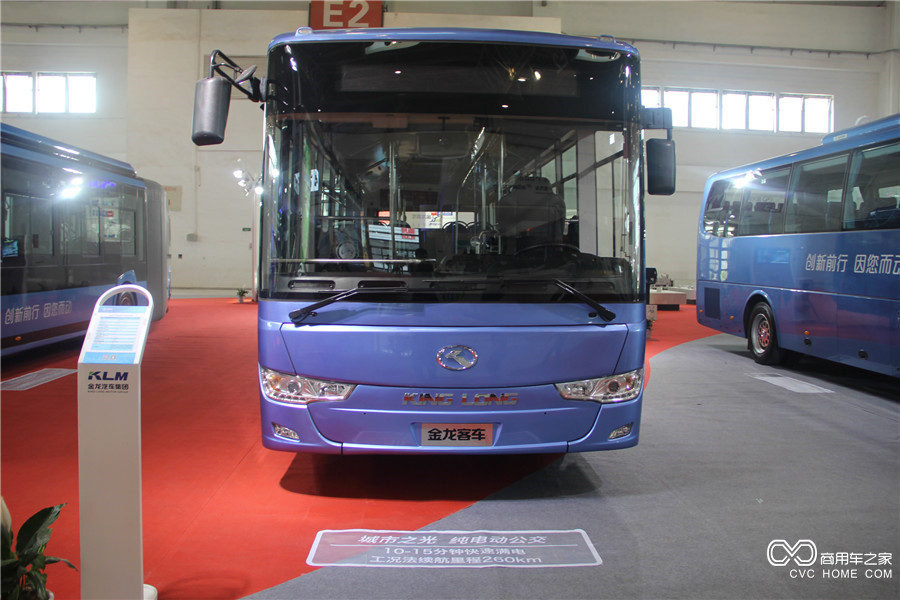 2016北京道路運輸展 金龍10米純電動(dòng)城市客車(chē)