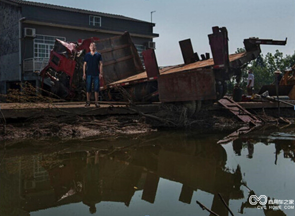 敢死隊車(chē)輛殘骸-4.jpg