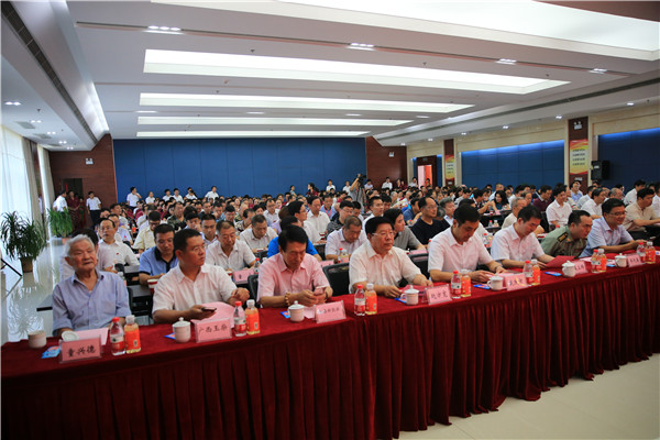慶典現場(chǎng)嘉賓濟濟一堂，共祝廠(chǎng)慶.JPG