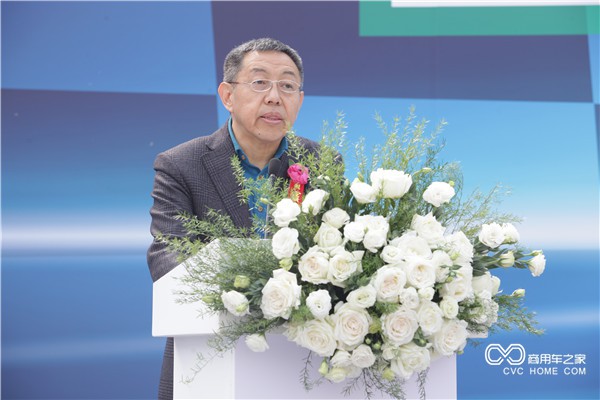 國家體育總局汽車(chē)摩托車(chē)運動(dòng)管理中心副主任、中國汽車(chē)摩托車(chē)運動(dòng)聯(lián)合會(huì )副主席萬(wàn)和平先生講話(huà).JPG