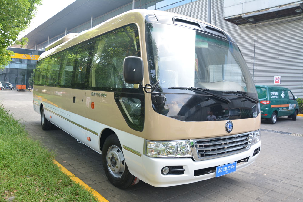 陸地方舟8.3米康和特純電動(dòng)客車(chē)
