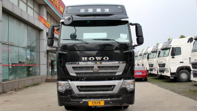 中國重汽 HOWO T7H重卡 440馬力 6X4牽引車(chē)