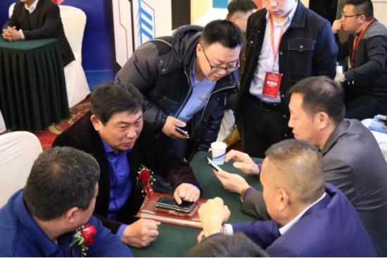 【新聞稿-定】科技賦能物流 500臺?；愤\輸車(chē)交付清源集團1976.png