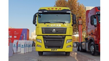 中國重汽 汕德卡SITRAK C7H重卡 輕量化版 430馬力 6X4 LNG牽引車(chē)(ZZ4256V384HE1LB)