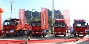 公路先鋒誰(shuí)與爭鋒 解放J6P自卸車(chē)贛州品鑒會(huì )